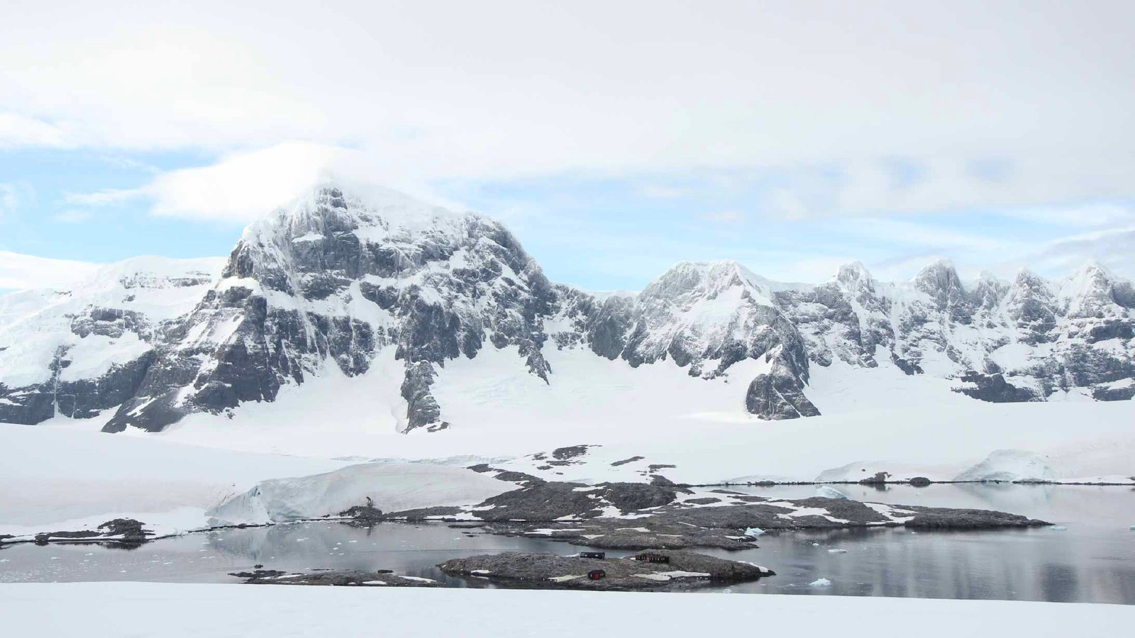 port lockroy post office in antarctica